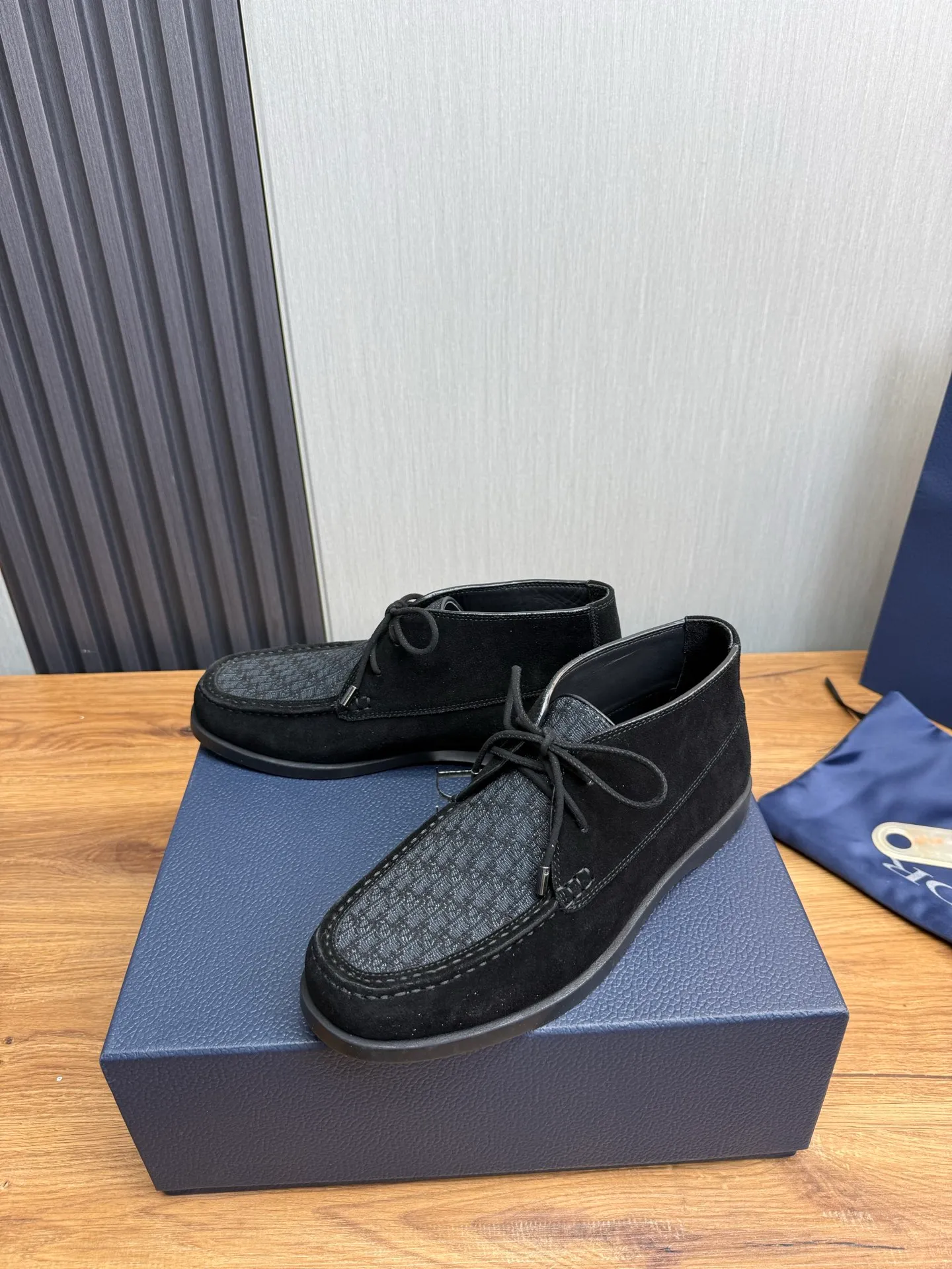 Factory price 620💰 [Dior] Men’s official website na hot sale🔥Imported cowhide + cowhide lining. Original rubber wear-resistant outsole. High quality shipment ⬆️Code number 38-44, (45 customized)